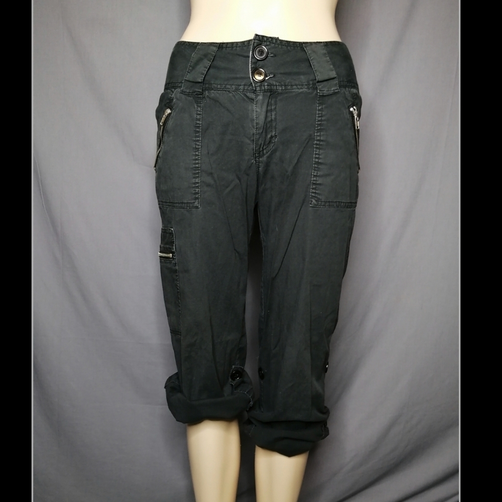 GUESS convertible cropped black cargo pants